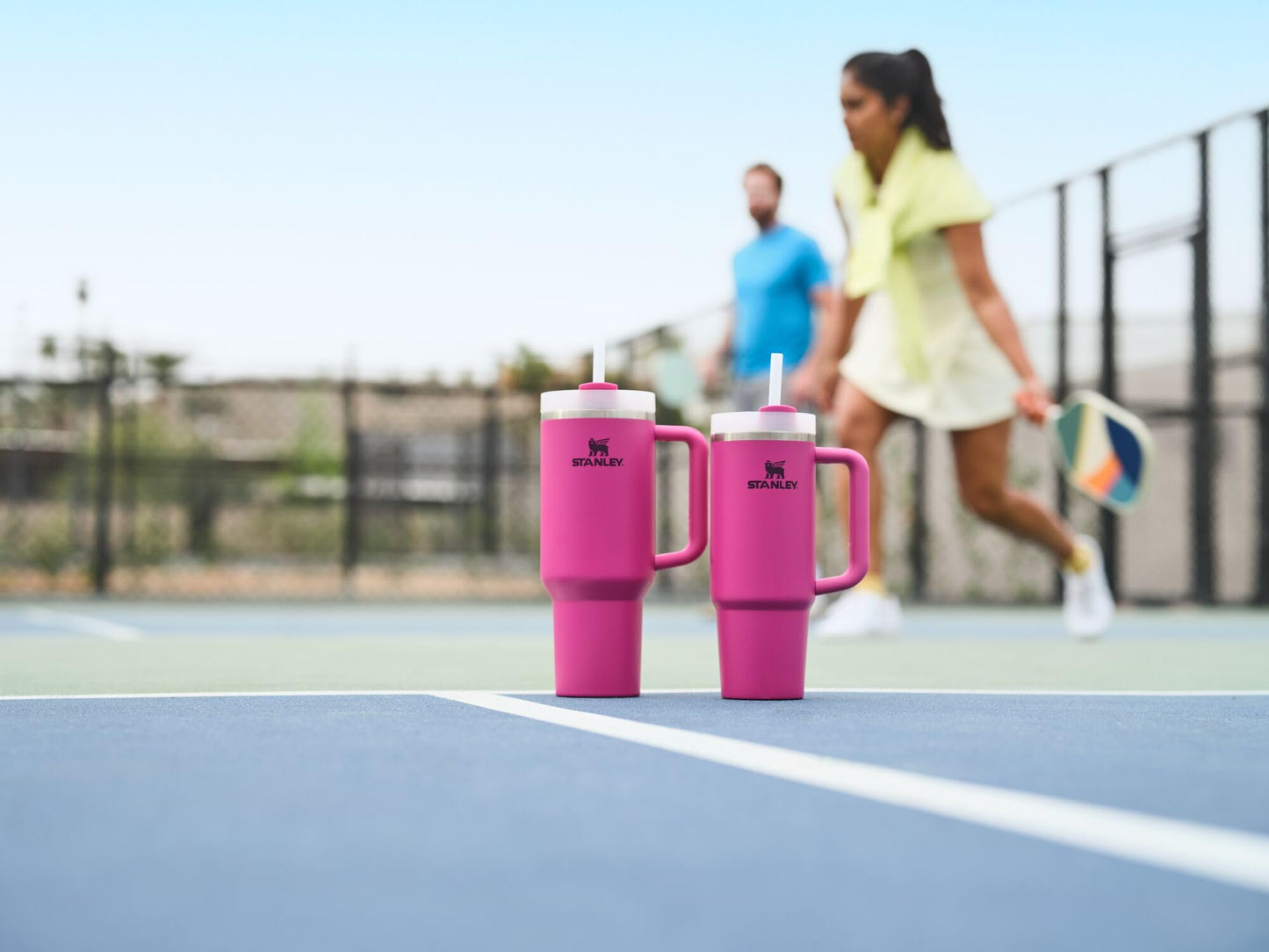 Stanley Quencher H2.0 FlowState Stainless Steel Vacuum Insulated Tumbler with Lid and Straw for Water, Iced Tea or Coffee, Smoothie and More, Fuchsia, 30 oz / 0.89 L