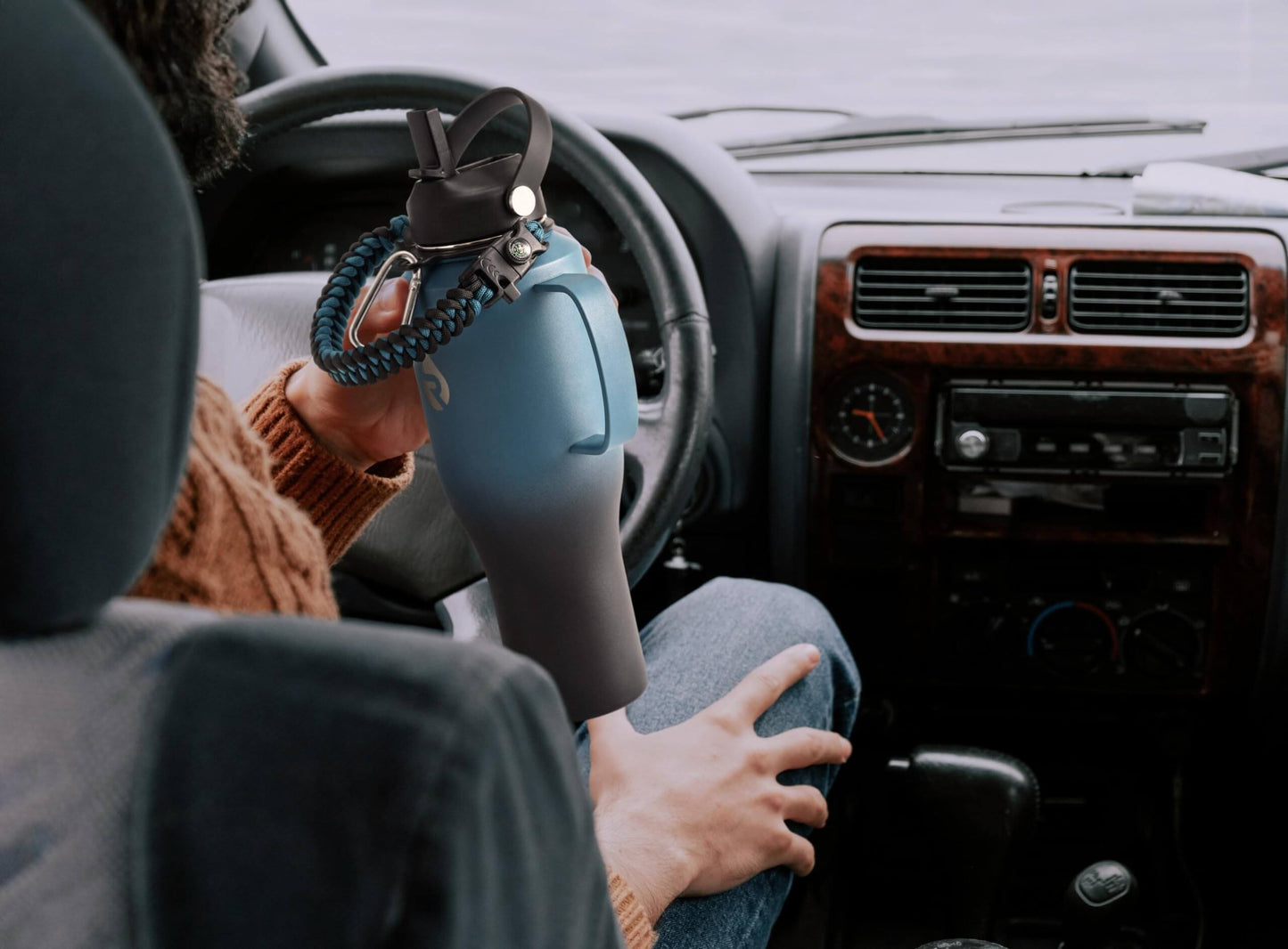 Adventure-Ready: 40oz Insulated Tumbler with Handle, Straw Lid & Paracord