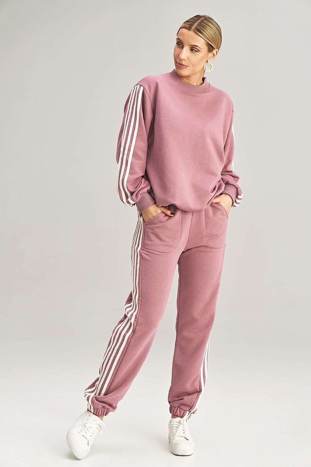 Classic Comfort: Loose Pullover Tracksuit Combo (One Size Fits All)