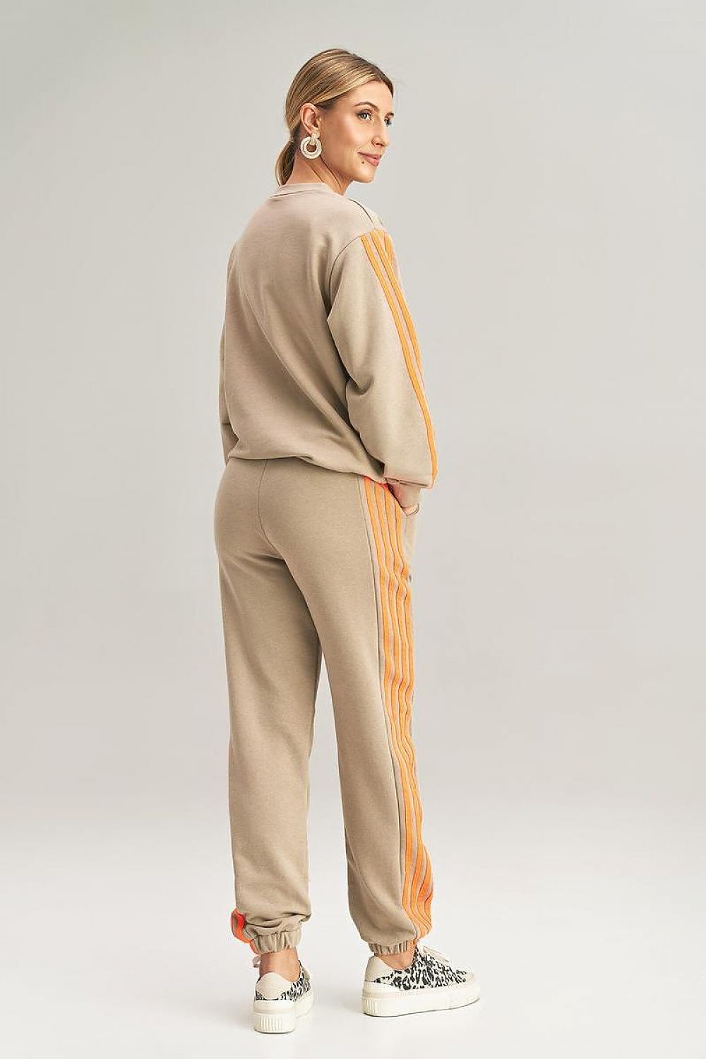 Classic Comfort: Loose Pullover Tracksuit Combo (One Size Fits All)