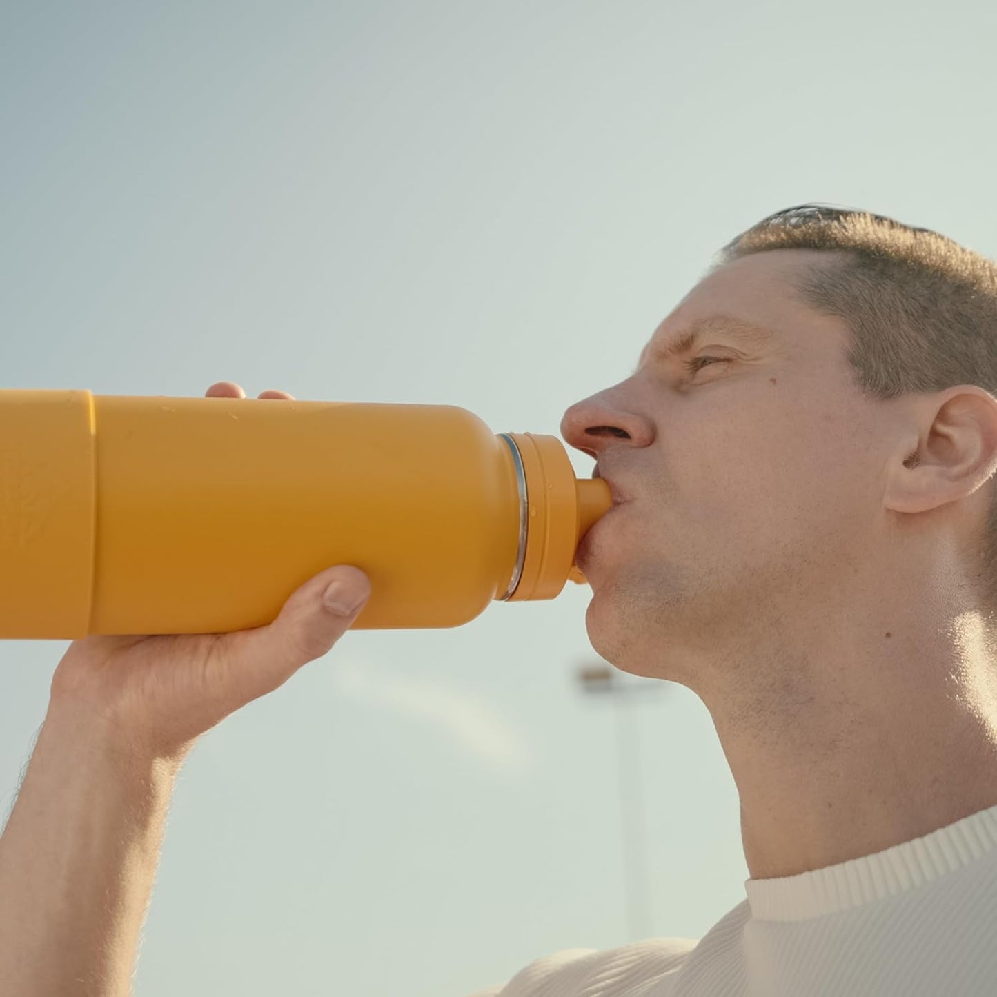 Stay Cool: 32oz Stainless Steel Water Bottle (Tangerine)