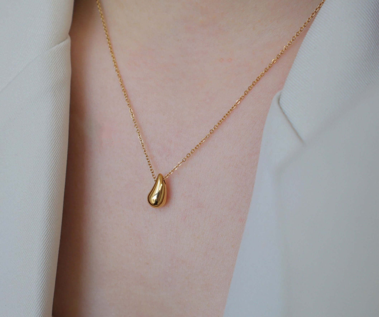 Classic Teardrop Necklace in 18K Gold-Plated Steel