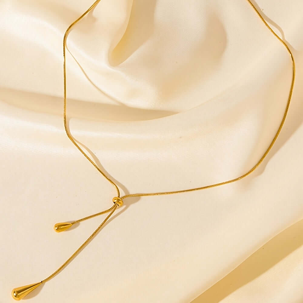 Elegant 18K Gold Necklace with Adjustable Tassel