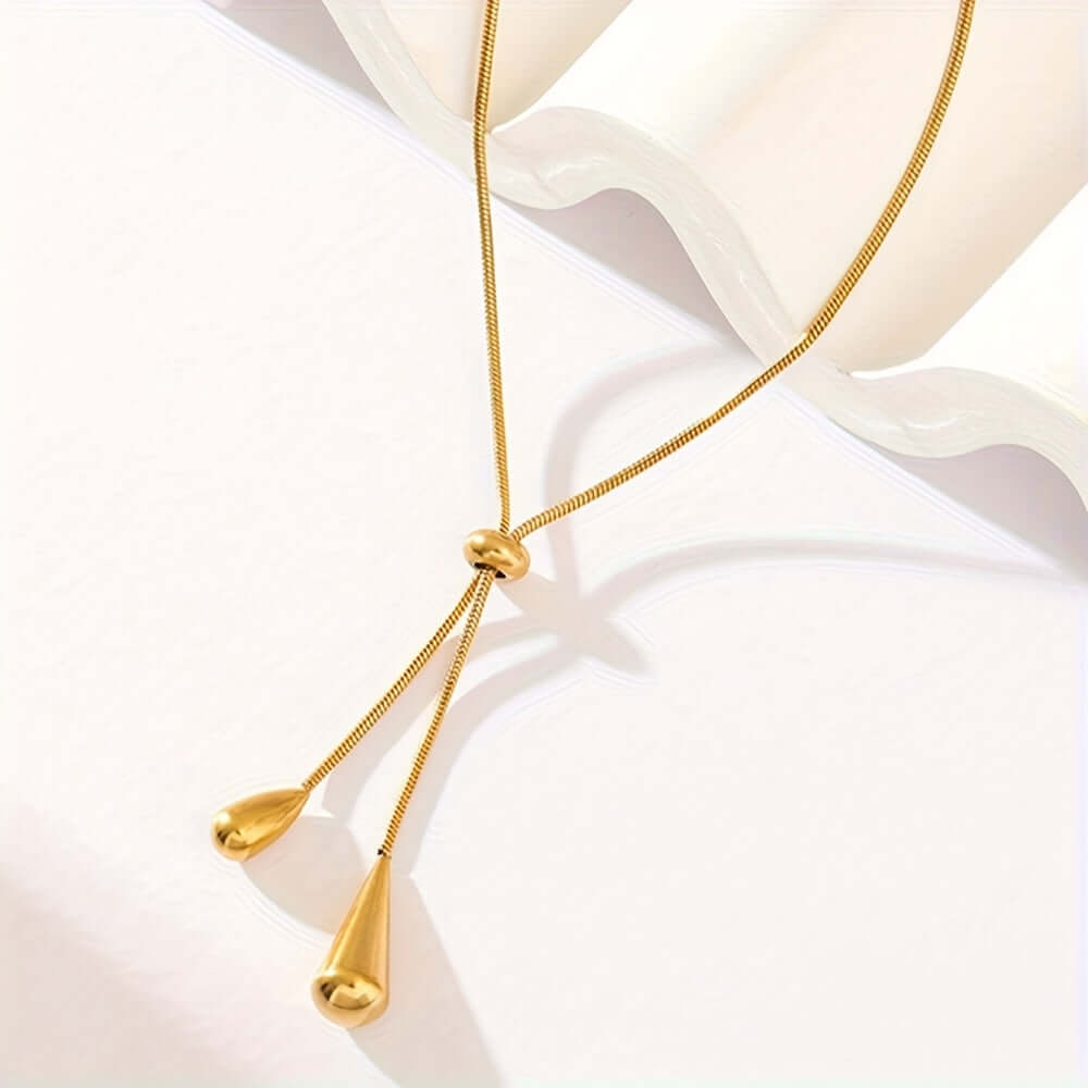 Elegant 18K Gold Necklace with Adjustable Tassel