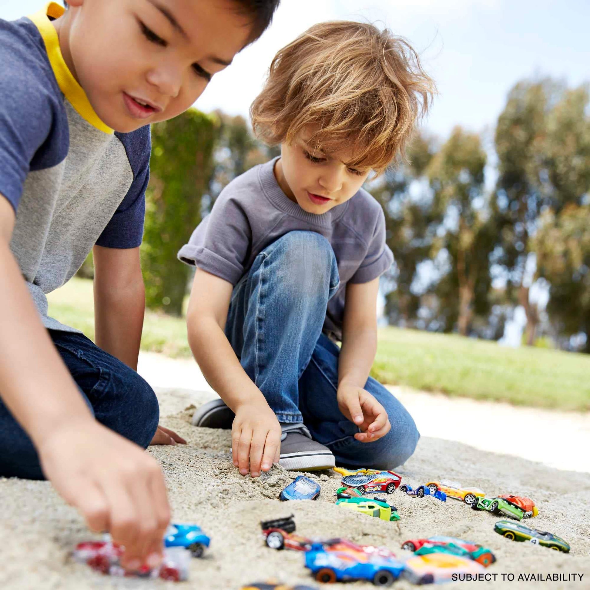 Hot Wheels 10-Pack 1.64 Cars & Trucks Set