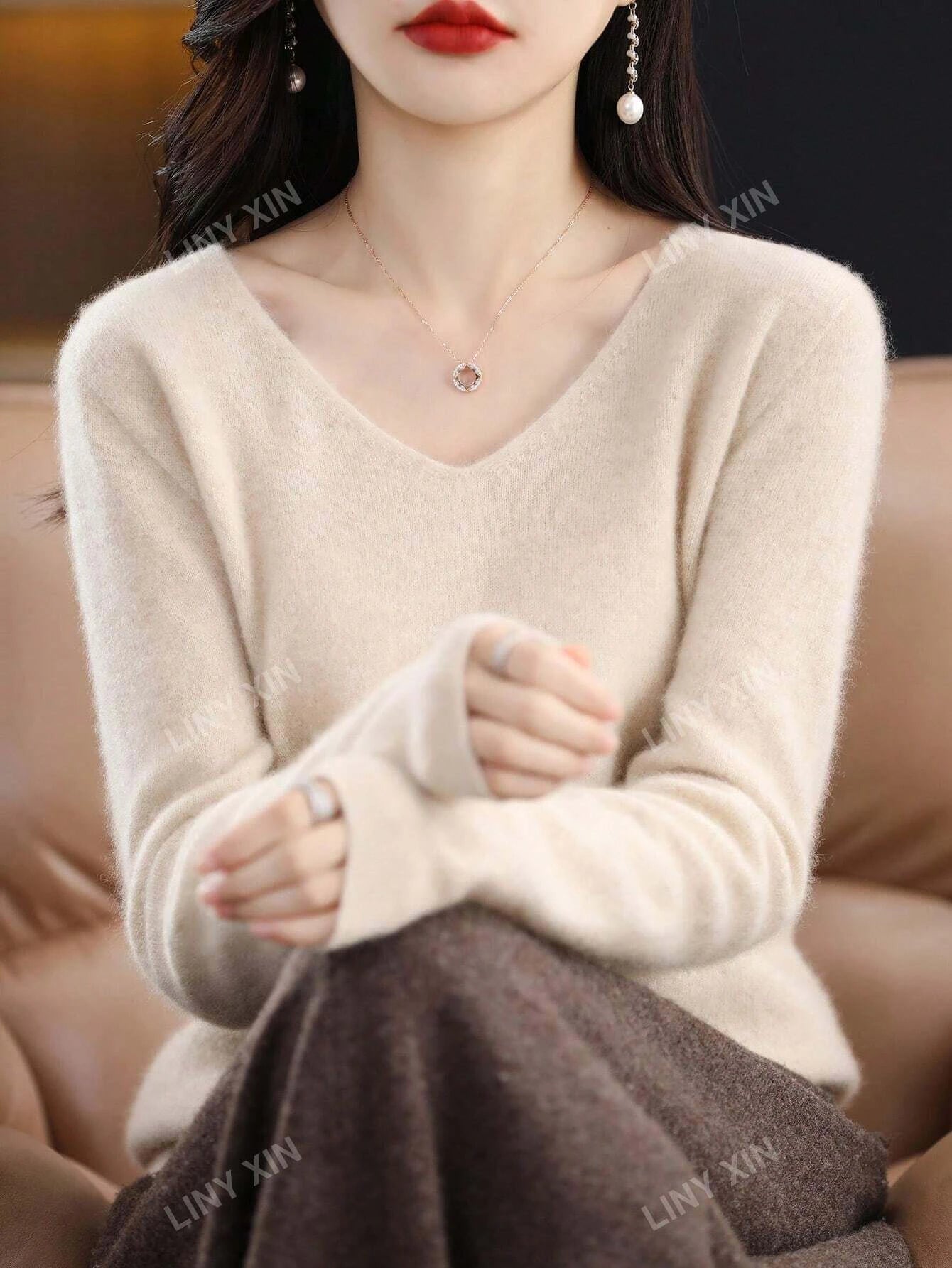 Pure Merino Wool V-Neck Seamless Knit Sweater