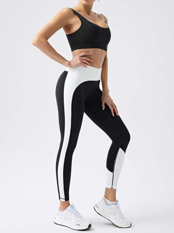 Sleek Support Yoga Vest with Contrast Trim & Chest Pad