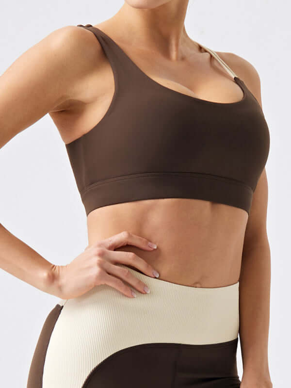 Sleek Support Yoga Vest with Contrast Trim & Chest Pad