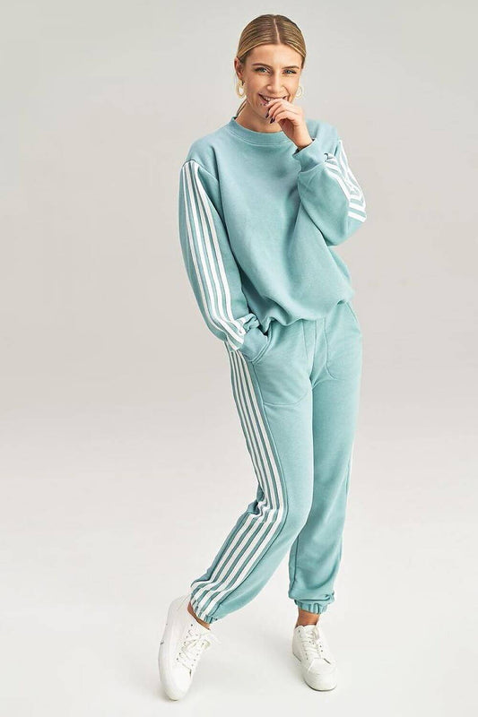 Classic Comfort: Loose Pullover Tracksuit Combo (One Size Fits All)